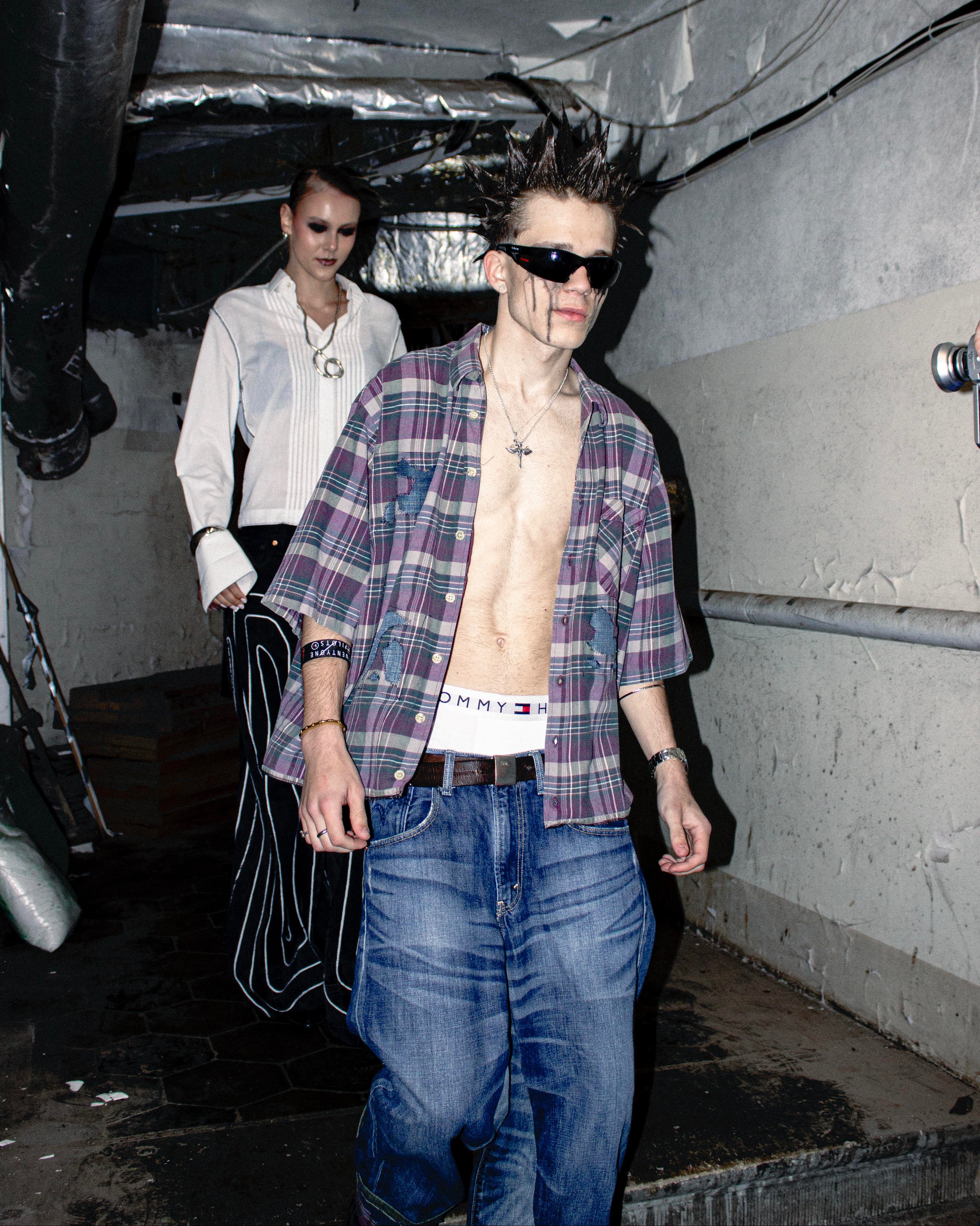 CUFFED BOOTLEG JEANS